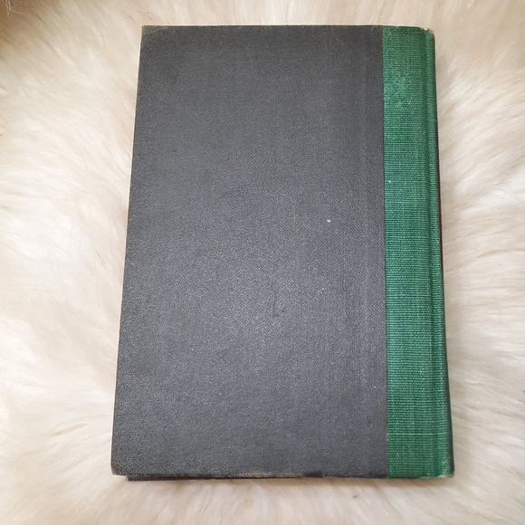 ~{Vintage}~ Essays of Michel De Montaigne oddity illustrated book. - Picture 4 of 8